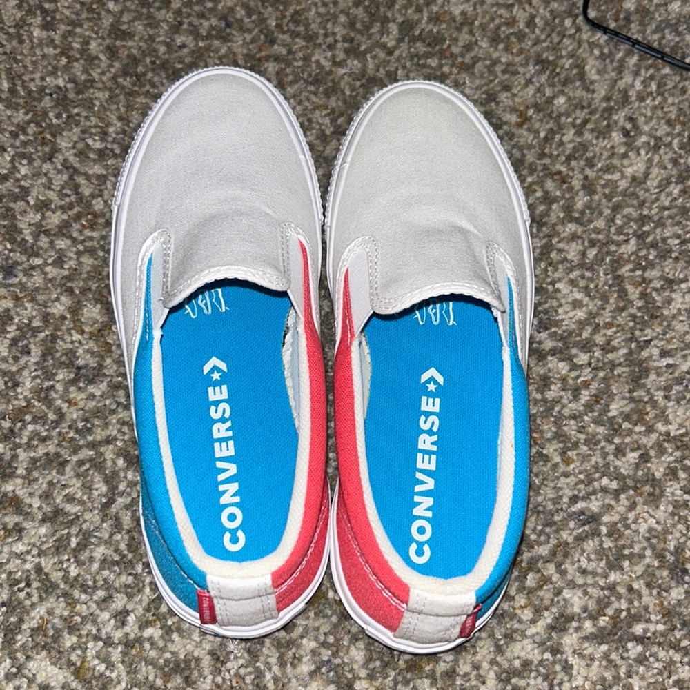 Size 6.5 Converse slip ons BRAND NEW